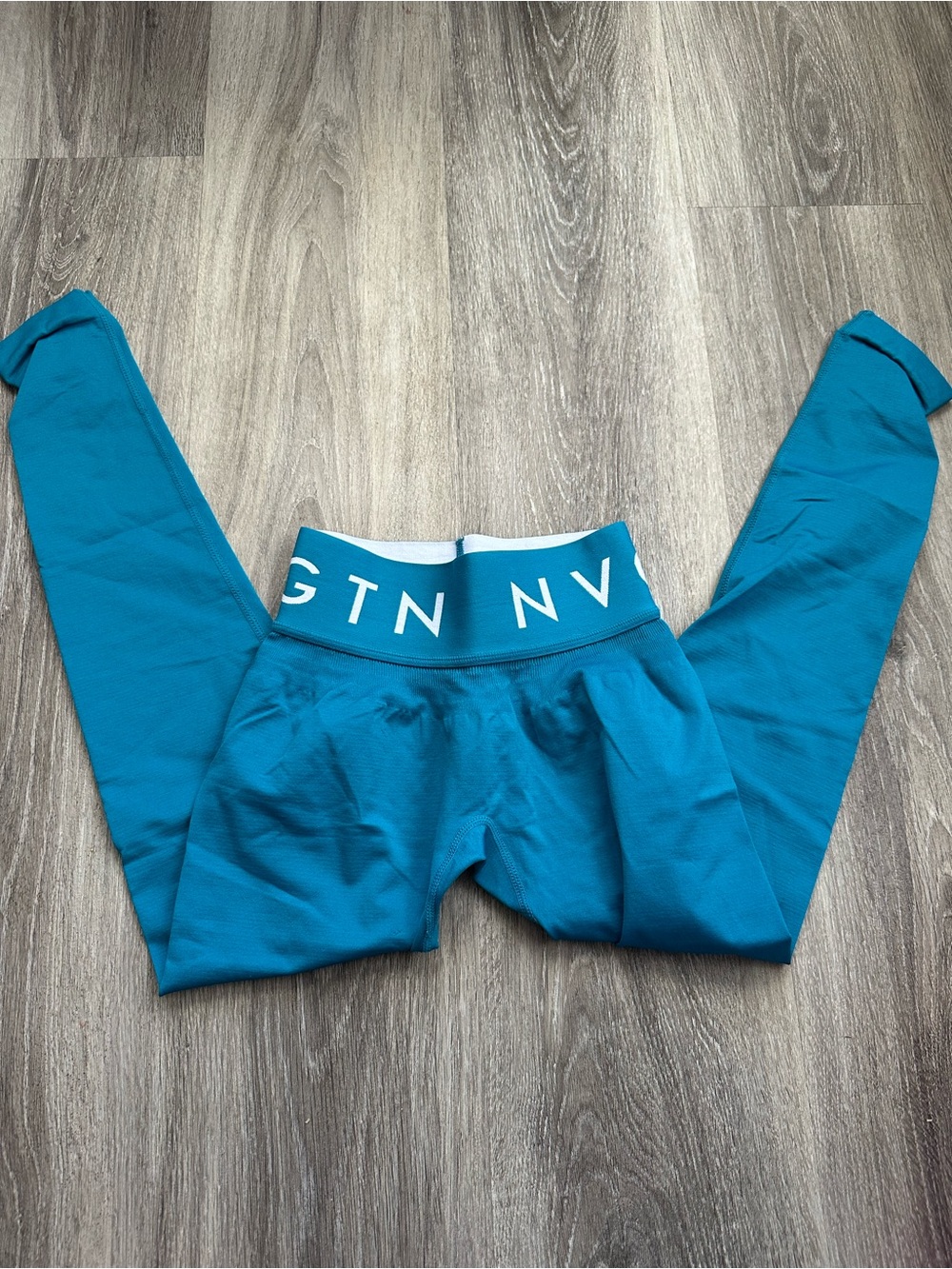 NVGTN Women’s workout leggings